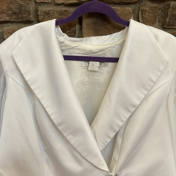 J. R. Nites Woman white jacket with sparkly front button and sheer sleeves. 16W - Picture 3 of 9